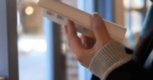 教育部國語辭典收錄許多詞語，但偶爾也會惹議。（示意圖／翻攝自photoAC）