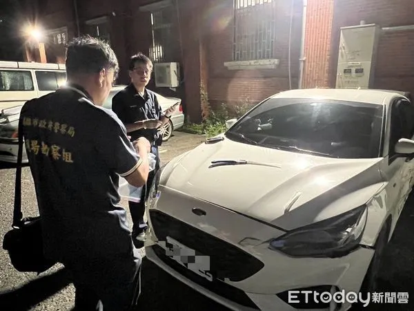 ▲高雄市左營區博17日晚間發生警匪追逐，警方朝41歲嫌犯開3槍。（圖／記者吳奕靖翻攝）