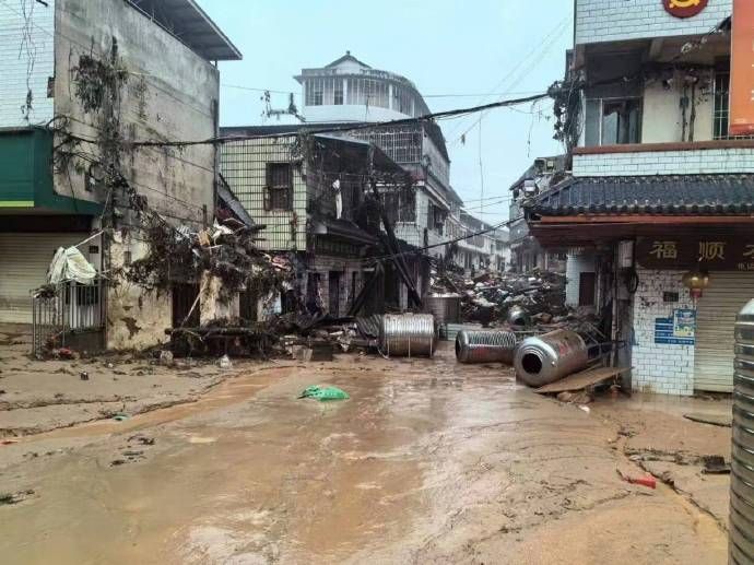 ▲▼ 福建暴雨,龍岩災情 。（圖／翻攝自微博）