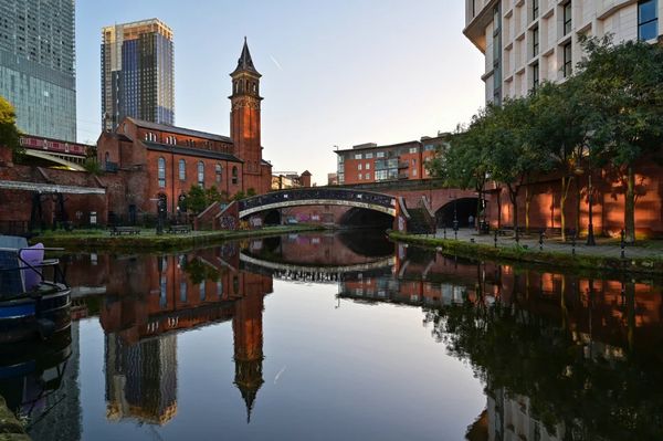 ▲▼曼徹斯特市區漫步　聖彼得廣場、Sackville Gardens與Castlefield漫遊。（圖／部落客travel with leo提供）