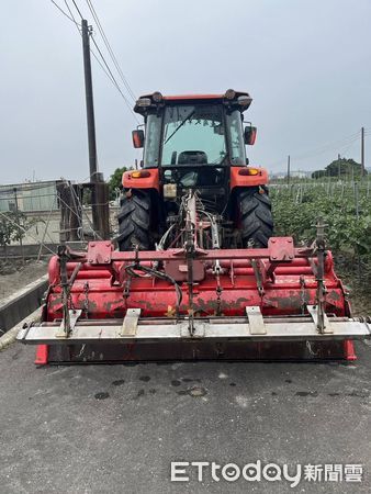 ▲泥塊汙染道路要開罰             。（圖／記者陳崑福翻攝）