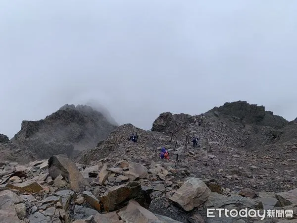 ▲▼    高雄登山客登玉山失足墜邊坡，尋獲明顯死亡    。（圖／記者高堂堯翻攝）