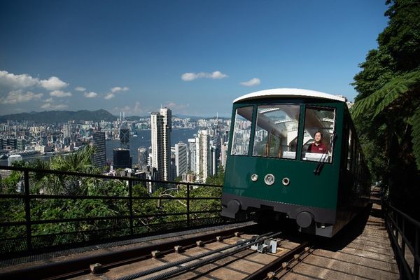 ▲▼香港太平山攻略　第六代山頂纜車搭乘方式、快速通關　凌霄閣摩天台428欣賞世界三大夜景。（圖／部落客史努比提供）