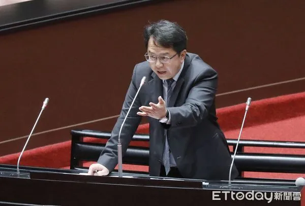 ▲▼立法院審查覆議案 卓榮泰備詢 立委邱志偉。（圖／記者屠惠剛攝）