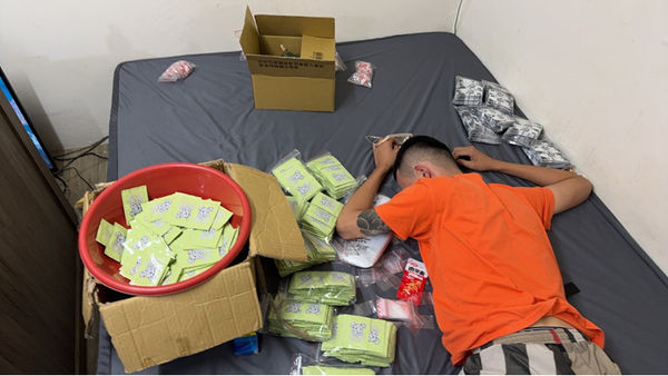 ▲彰化員林警分局查獲毒品分裝場逮32人。（圖／警方提供）