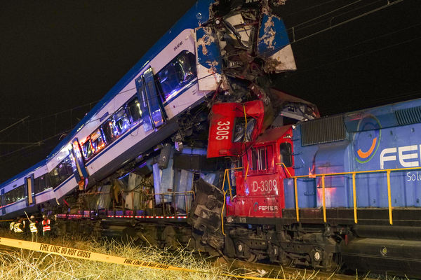 ▲▼智利2024年6月20日發生火車對撞事故。（圖／達志影像／美聯社）