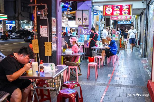 ▲▼「蔘源藥頭排骨」是台北大橋頭延三夜市的熱門小吃。（圖／部落客陳小可的吃喝玩樂授權提供，勿擅自翻攝）