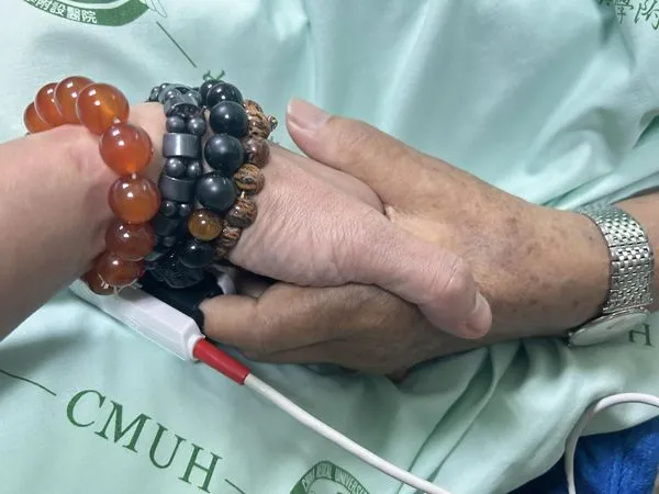 ▲▼荒山亮父親過世。（圖／翻攝臉書／荒山亮）