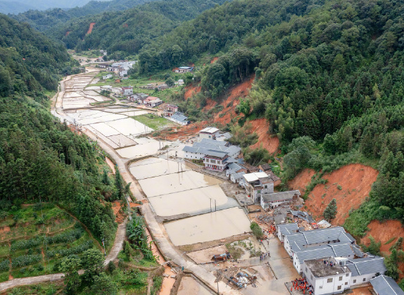 ▲▼廣東平遠暴雨。（圖／翻攝自微博）