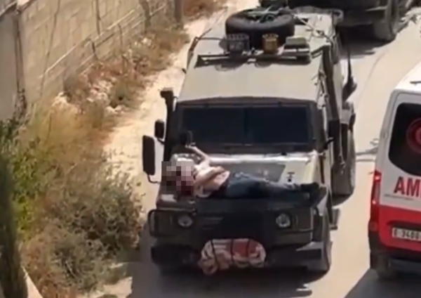 ▲▼以色列軍方將巴勒斯坦嫌犯綁在軍車引擎蓋上。（圖／翻攝自X）