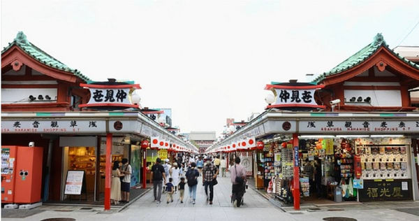 婆婆日本旅遊送她「飯店梳子」當伴手禮，讓她當場傻眼。（示意圖／擷取自TPG達志影像）