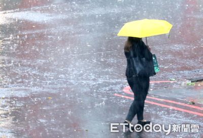 快訊／雨彈來了「16縣市大雨特報」　下到入夜