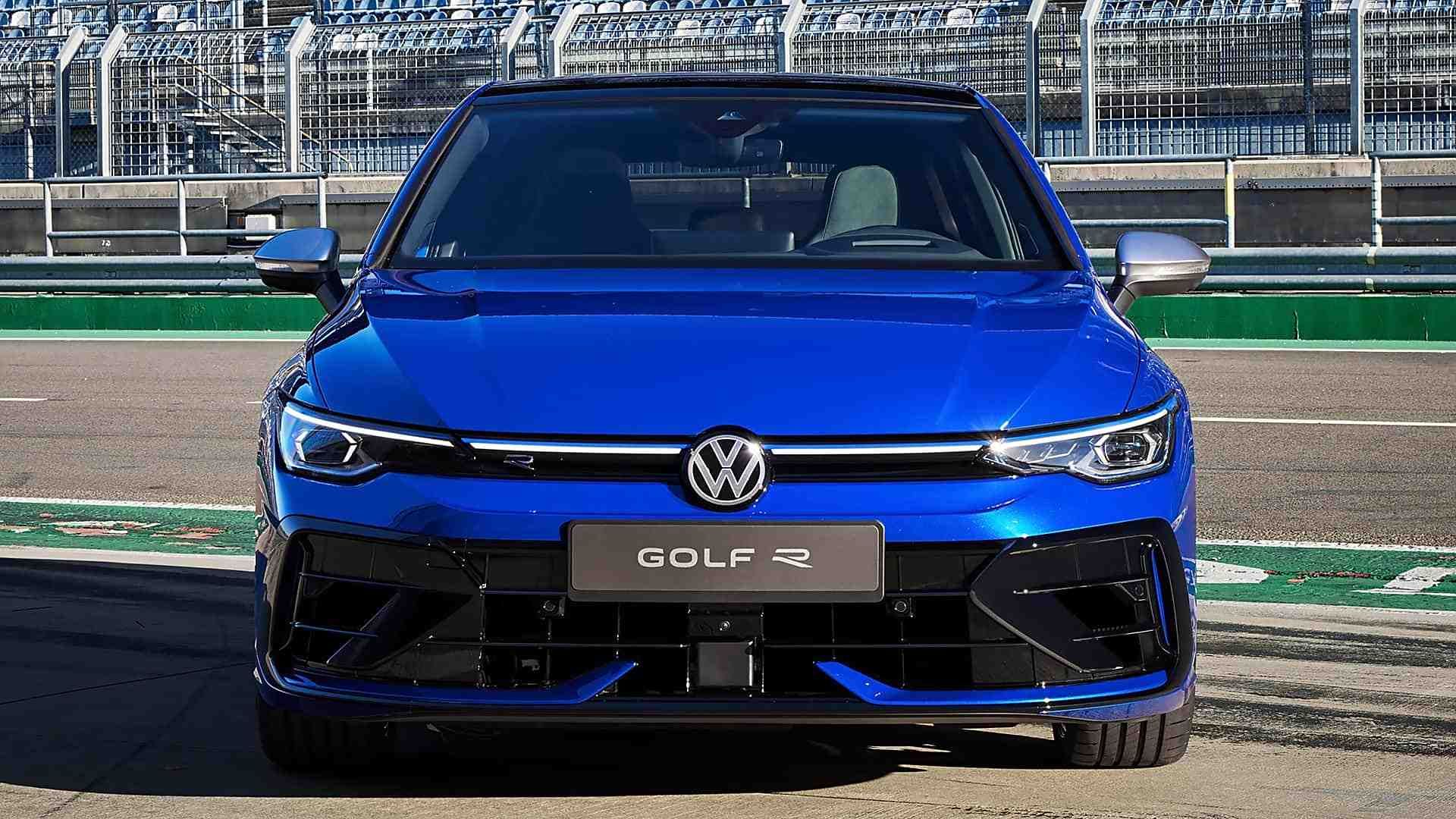 ▲小改款福斯Golf R登場，掀背、旅行車一同亮相。（圖／翻攝自福斯）