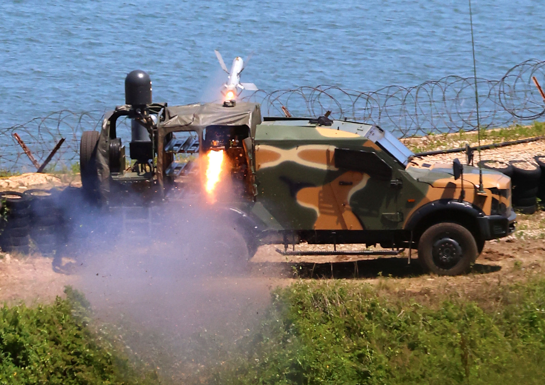 ▲▼南韓海軍陸戰隊26日在延坪島、白翎島進行海上實彈射擊。（圖／達志影像／newscom）