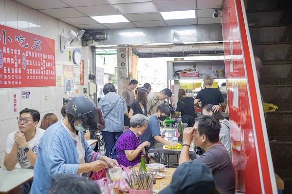 ▲▼員林40年的排骨飯老店，三間店的餐點一次享有。（圖／部落客美熊提供）