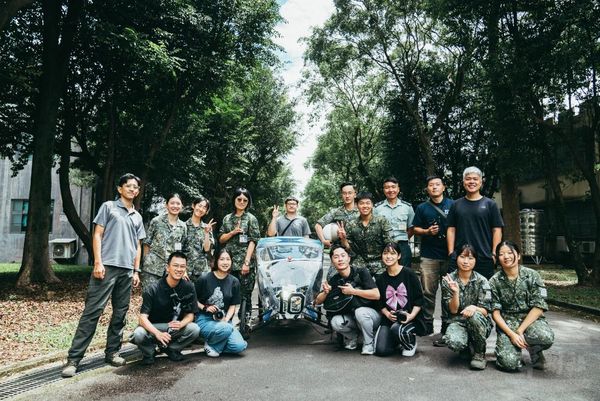 ▲▼軍聞社再次推出軍校聯合畢業歌《全時守候》，號召政戰學院學生產學合作。（圖／軍聞社提供）