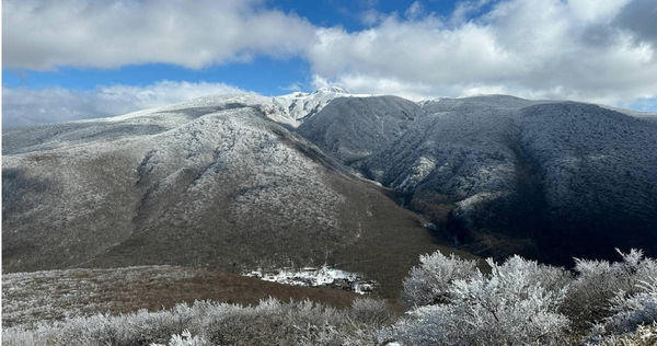 韓流行登第一高峰「漢拏山」吃泡麵　麵湯亂倒把山頂弄禿了