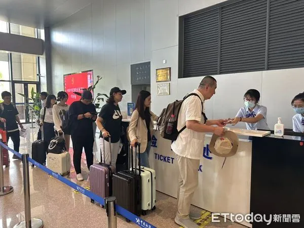 ▲▼ 「福州踩線團」搭乘十時二點半船，出發來馬祖            。（圖／馬祖民眾提供）