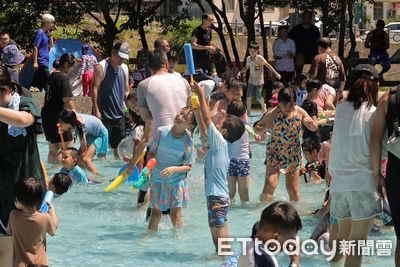 基隆暖暖親水季戲水消暑　謝國樑提醒大家注意安全