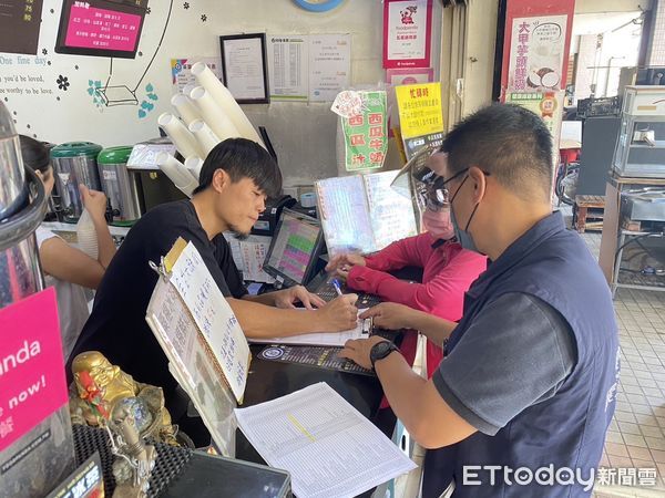 ▲1日起臺東飲料店不得提供塑膠一次性飲料杯。（圖／記者楊漢聲翻攝）