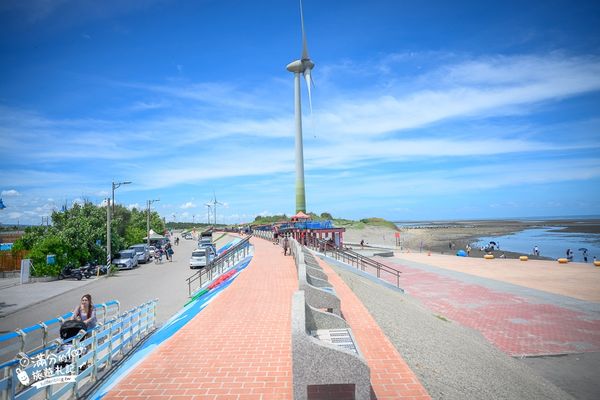 ▲▼台中最夯玩水景點「大安濱海樂園」，佔地17公頃的大安海水浴場，可以免費玩水。（圖／部落客滿分的旅遊札記授權提供，勿擅自翻攝）