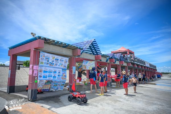 ▲▼台中最夯玩水景點「大安濱海樂園」，佔地17公頃的大安海水浴場，可以免費玩水。（圖／部落客滿分的旅遊札記授權提供，勿擅自翻攝）