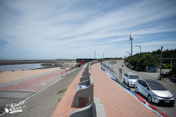 ▲▼台中最夯玩水景點「大安濱海樂園」，佔地17公頃的大安海水浴場，可以免費玩水。（圖／部落客滿分的旅遊札記授權提供，勿擅自翻攝）