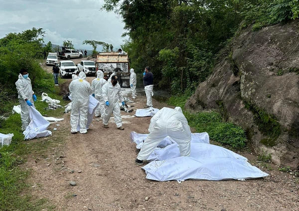 ▲▼墨西哥恰帕斯州（Chiapas）一輛貨車上尋獲至少19具遺體。（圖／路透）