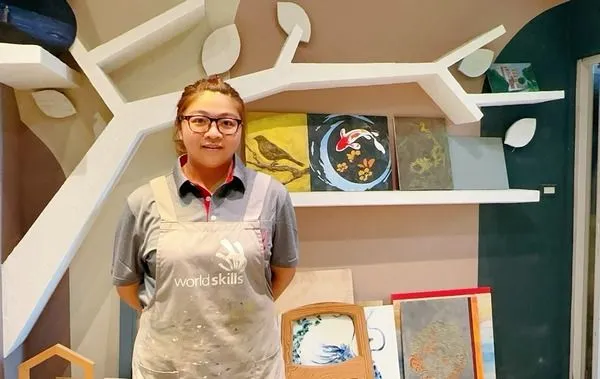 ▲從漆作國手到職業訓練師，宋侑蓁為待業民眾漆出就業夢想