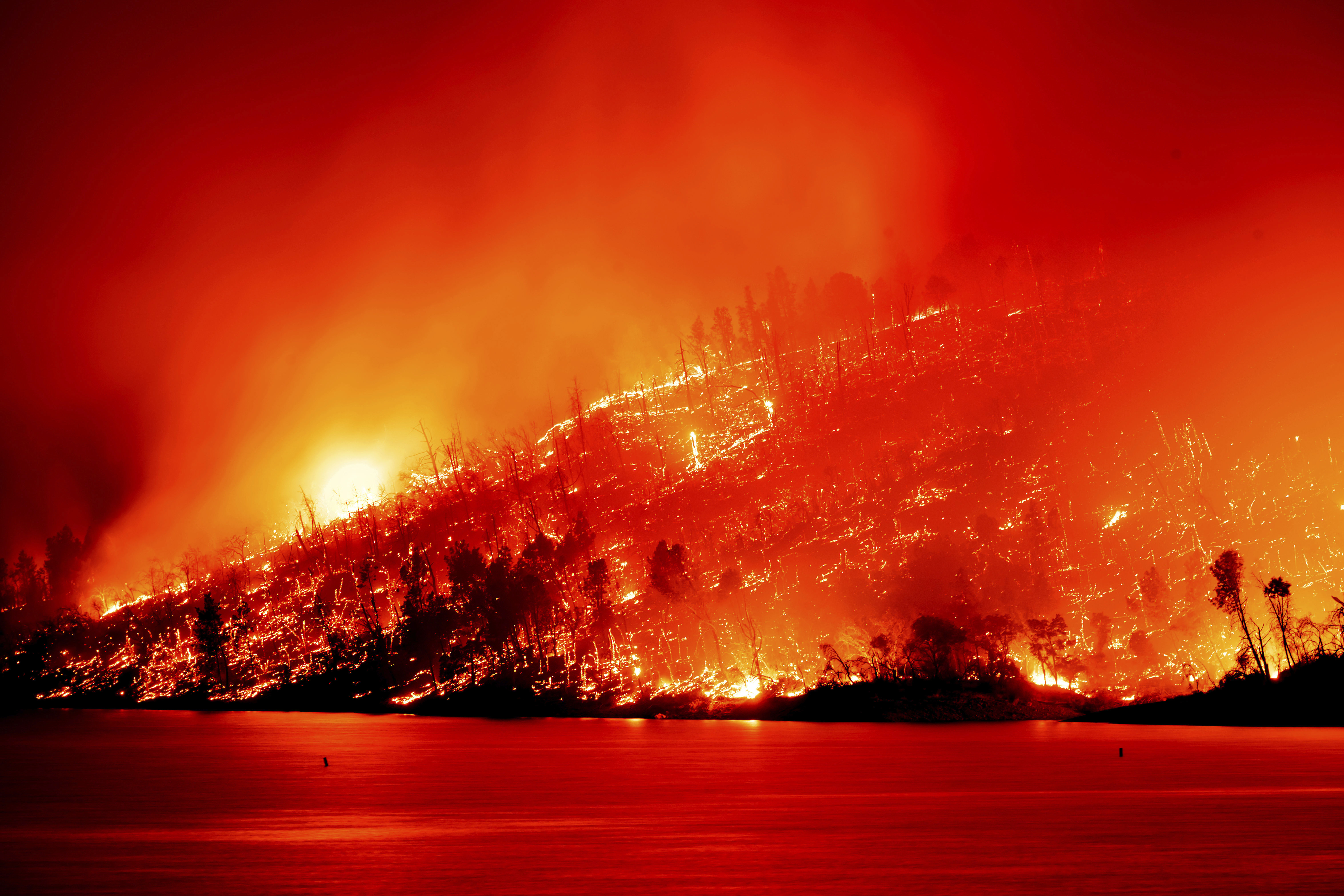 ▲▼ 美國加州爆發湯普森野火（Thompson Fire）。（圖／達志影像／美聯社）