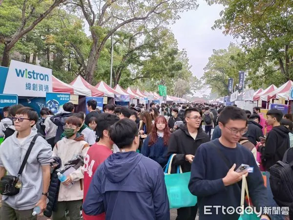 ▲勞動部勞動力發展署雲嘉南分署積極協助求職民眾，於7月至8月接力辦理逾40場實體及線上徵才活動，總計提供逾3000個工作機會。（圖／記者林東良翻攝，下同）