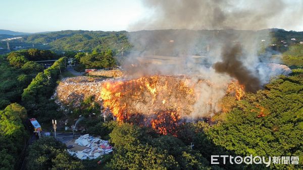 ▲▼         西山垃圾掩埋場火警    。（圖／記者楊永盛翻攝）