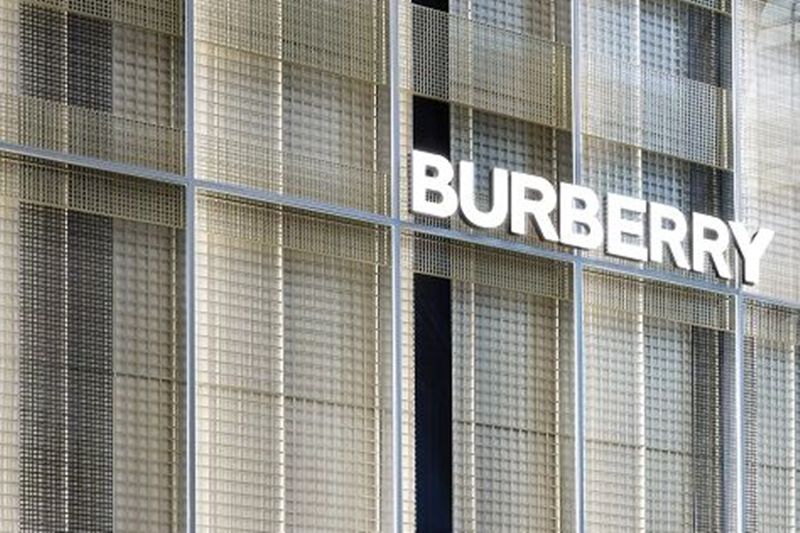 ▲▼Burberry市值腰斬！傳將「大裁員400人」　給員工2條路選。（圖／資料照）