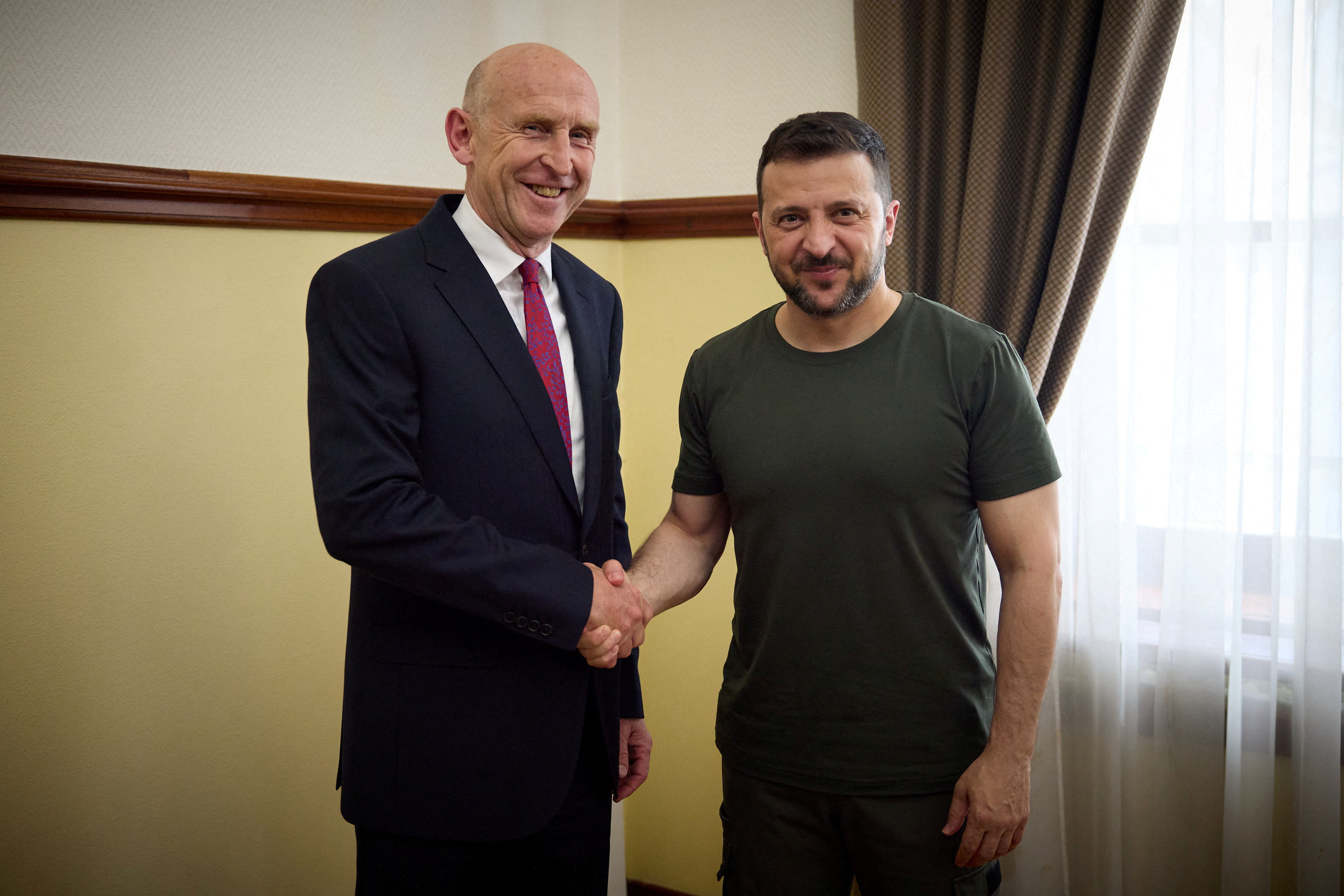 ▲英國國防大臣希利（John Healey）訪問烏克蘭，會見總統澤倫斯基（Volodymyr Zelenskyy）。（圖／路透）