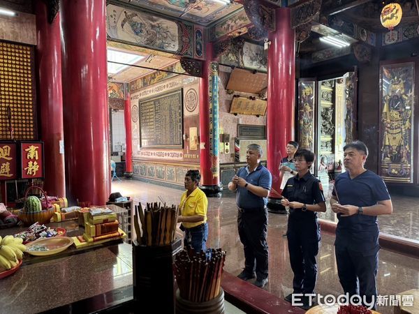 ▲東港警分局琉球分駐所女所長蔡孟儒            。（圖／記者陳崑福翻攝）