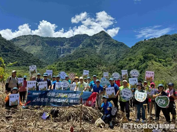 ▲▼林業保育署嘉義分署造林神隊友　璨揚企業率領供應商連續5年捐款造林   。（圖／▼林業保育署嘉義分署提供）