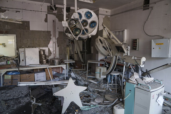 ▲▼烏克蘭首都基輔一間兒童醫院遭俄軍導彈攻擊。（圖／路透）
