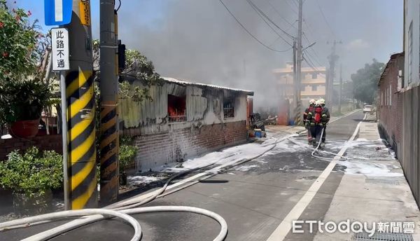 ▲▼        彰化鐵皮屋火警     。（圖／記者唐詠絮翻攝）