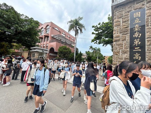 ▲2024年度台南區高級中等學校免試入學分發順利完成，本次參加免試入學總人數為9830人，計9791人獲錄取，錄取率為99.60％。（圖／記者林東良翻攝，下同）
