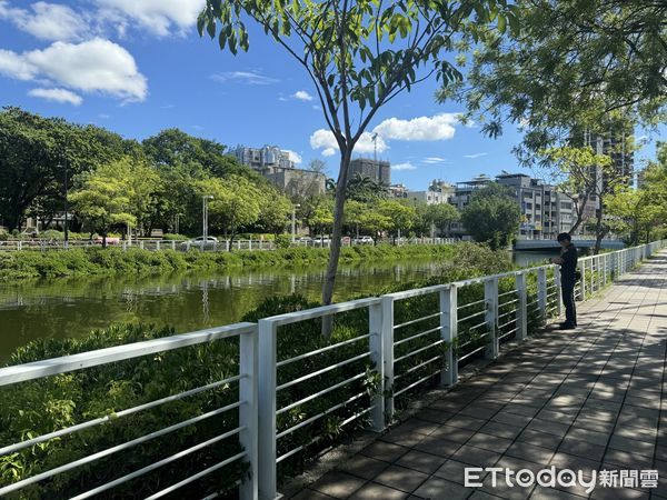 ▲高雄愛河今日上午傳出溺斃事件。（圖／記者吳世龍攝）