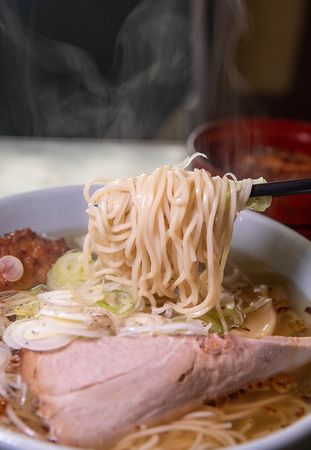 ▲▼唯独飯野川才有的「サバだしラーメン」(鯖魚高湯拉麵)。（圖／部落客小虎提供）