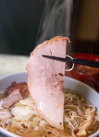 ▲▼唯独飯野川才有的「サバだしラーメン」(鯖魚高湯拉麵)。（圖／部落客小虎提供）