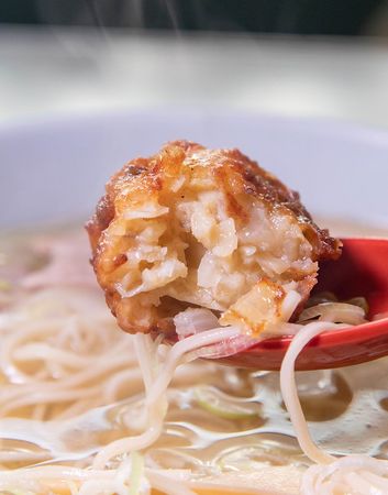 ▲▼唯独飯野川才有的「サバだしラーメン」(鯖魚高湯拉麵)。（圖／部落客小虎提供）