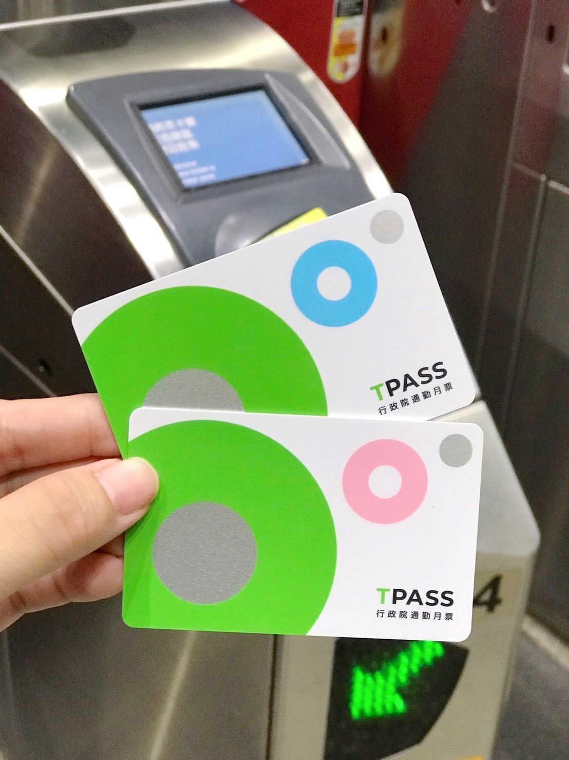 ▲▼「TPASS」上線滿週年，全台已賣出665萬張，打造16縣市共20款不同組合的定期票。（圖／台北悠遊卡公司提供）