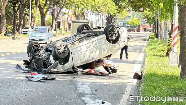 ▲▼楠梓翻車             。（圖／記者陳宏瑞攝）