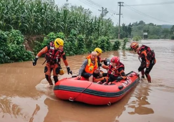 ▲▼墊江暴雨致6死。（圖／翻攝自澎湃新聞）