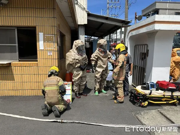 ▲台南市消防局第四大隊，11日上午9時於安定工業區「永捷創新科技股份有限公司」辦理場所自衛消防編組及化學災害搶救應變演練。（圖／記者林東良翻攝，下同）