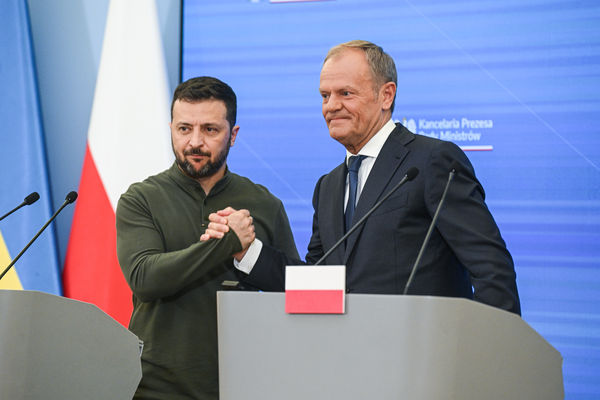 ▲▼波蘭總理圖斯克和烏克蘭總統澤倫斯基於2024 年7月8日在波蘭華沙總理府簽署兩國安全協議後出席新聞發布會。（圖／路透社）
