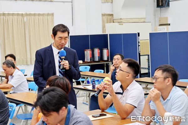 ▲加利福尼亞分校謝瑞圳博士到屏東縣警局講演「揭開未來：人工智慧如何影響刑事鑑識與刑事司法」             。（圖／記者陳崑福翻攝）