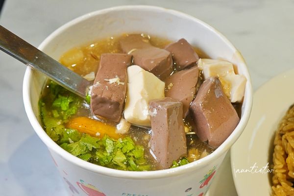 ▲▼文德黃昏市場有間隱藏版美食「琴油飯、酸辣湯、四神湯」。（圖／部落客水晶安蹄不務正業過生活授權提供，勿擅自翻攝）